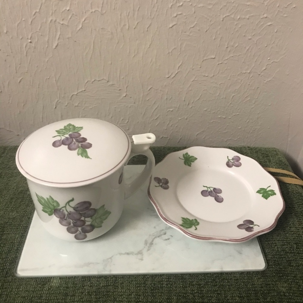 Andrea Sadek Tea and Steeper Cup with Saucer - Picture 2 of 9